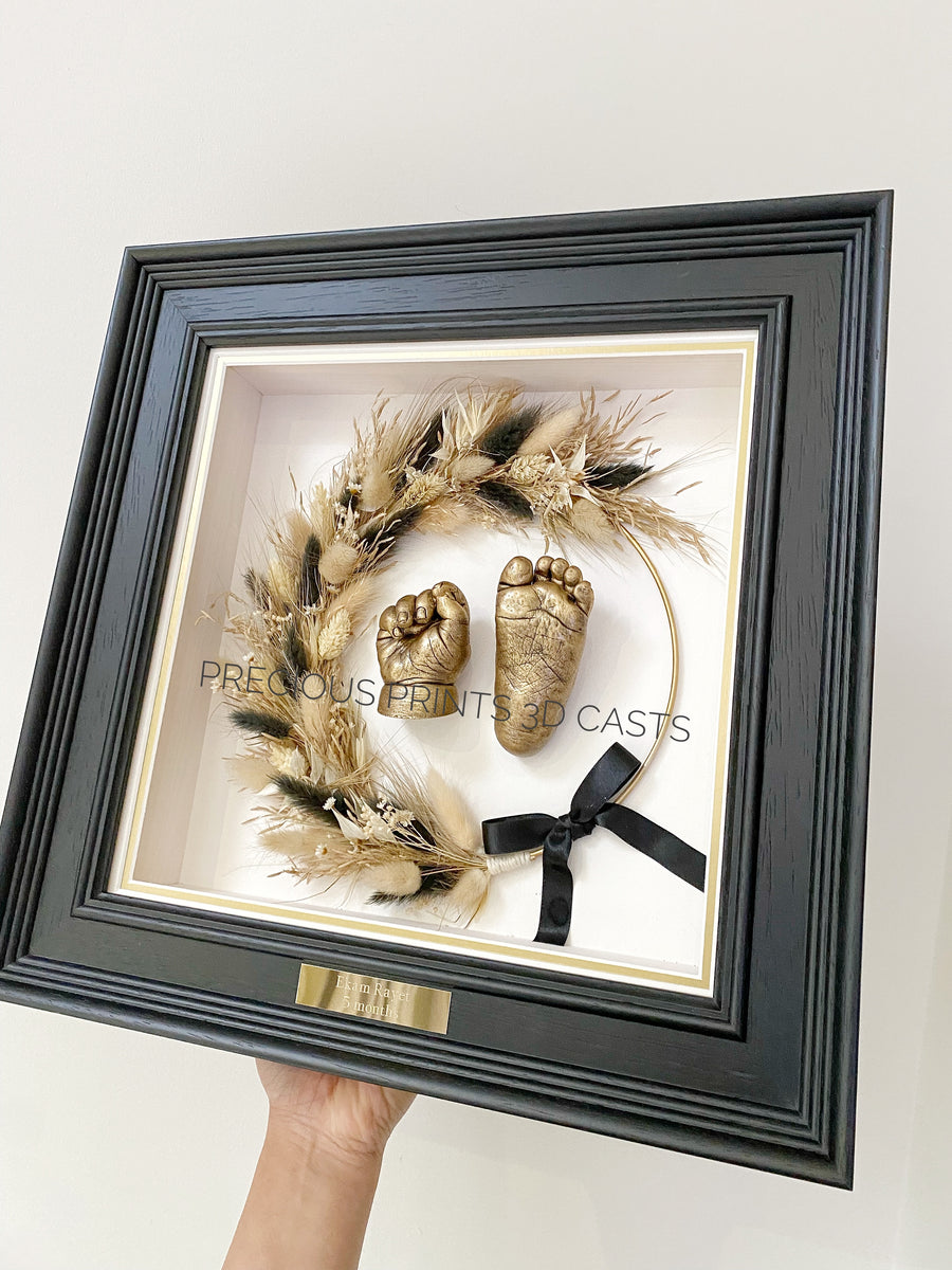 The Classical Blacks ft oat & black dry flower wreath